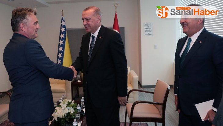 Birleşmiş Milletler 74. Genel Kurulu için New York'ta bulunan Cumhurbaşkanı Recep Tayyip Erdoğan, temasları kapsamında Bosna Hersek Devlet Başkanlığı Konseyi Başkanı Jelyko Komsiç'i kabul etti.
