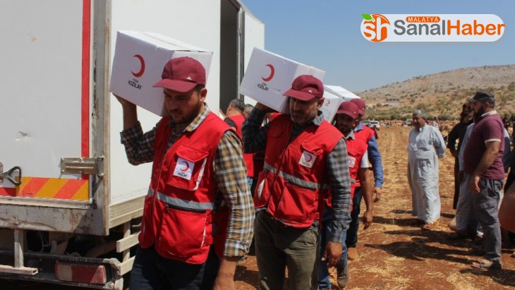 Çadırlarda yaşayan İdliblilere Türk Kızılayından yardım eli