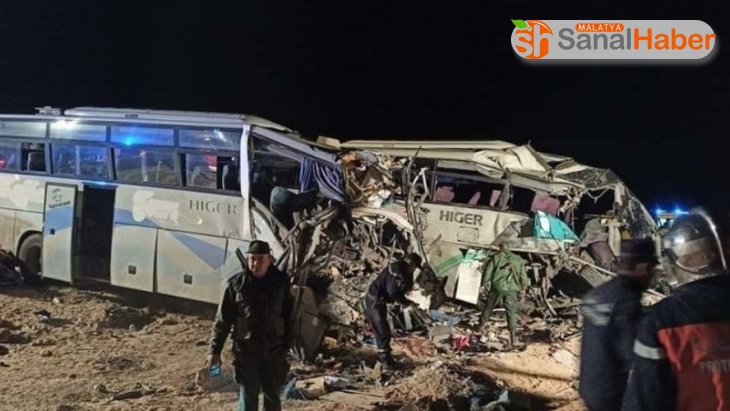Cezayir'de yolcu otobüsleri çarpıştı: 12 ölü, 46 yaralı