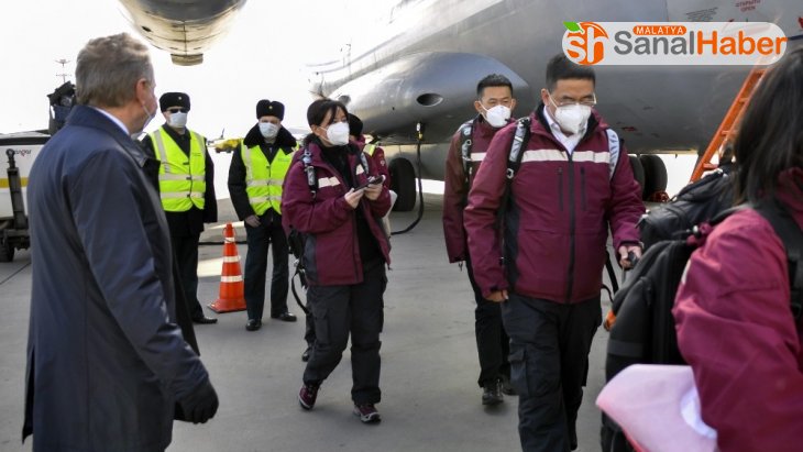 Çinli sağlık ekibi korona virüsle mücadele için Rusya'da