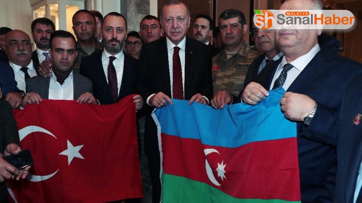 Cumhurbaşkanı Erdoğan, Gaziler Derneği üyeleri ile sohbet etti