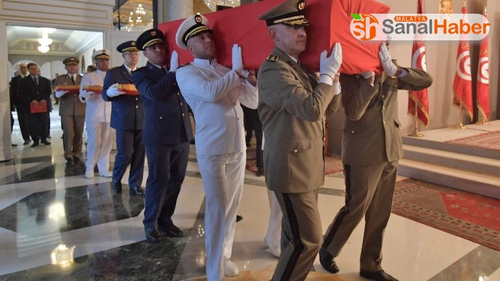 Cumhurbaşkanı Yardımcısı Oktay es-Sibsi'nin cenaze törenine katıldı