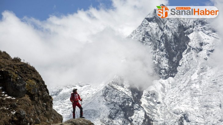 Dağcılara Everest için 'tecrübe' şartı