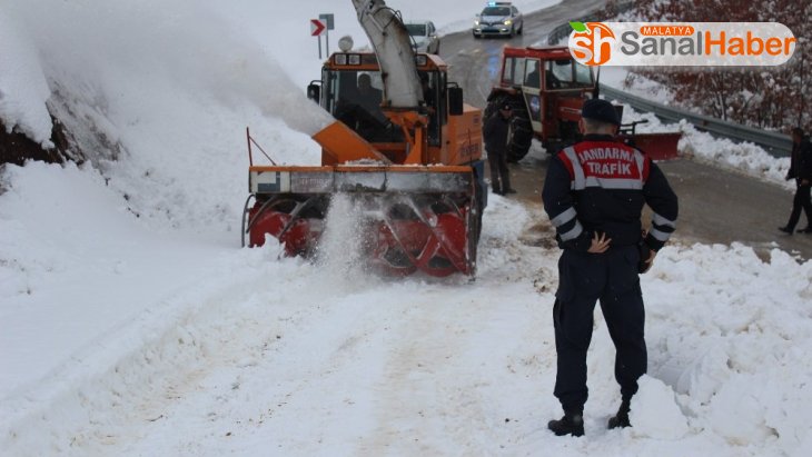 Elazığ'da 23 köye kar nedeniyle ulaşım sağlanamıyor