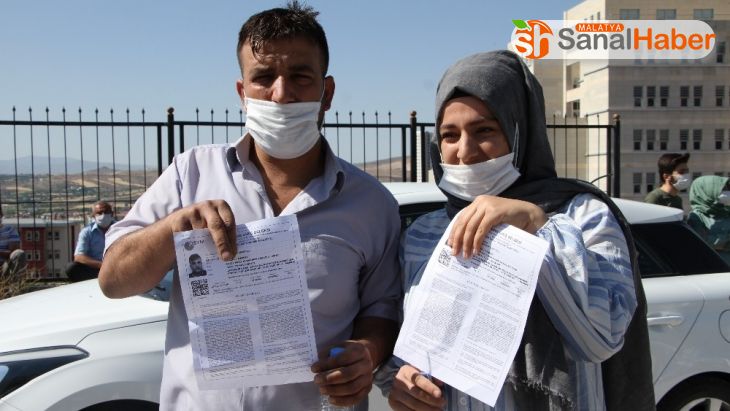 Elazığ'da baba kız birlikte üniversite sınavına girdi