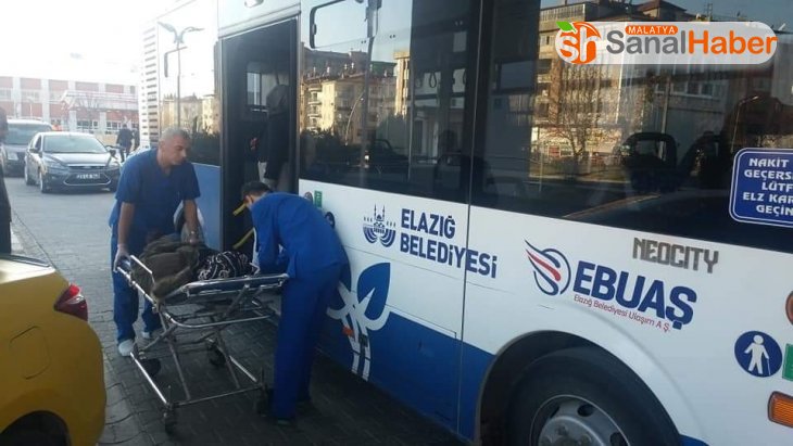 Elazığ'da rahatsızlanan yolcu otobüsle hastaneye yetiştirildi