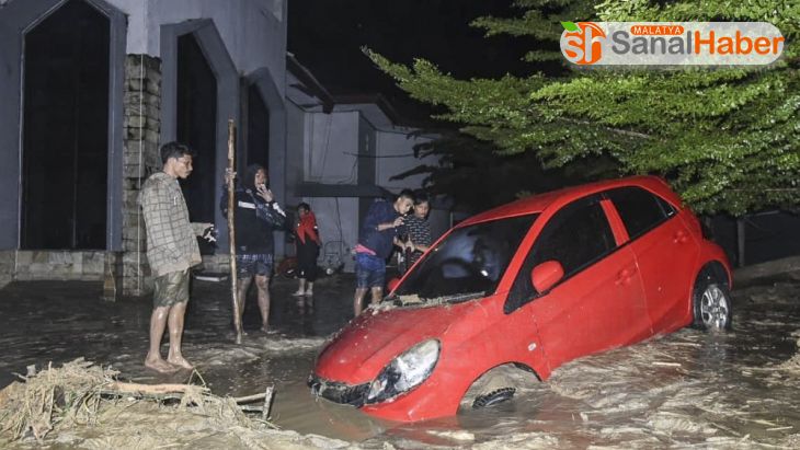 Endonezya'da sel felaketi: 15 ölü, 46 kayıp