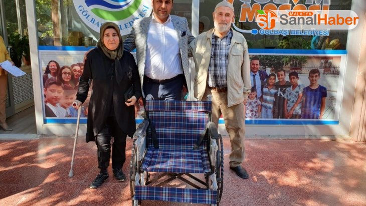 Engellilere tekerlekli sandalye verildi