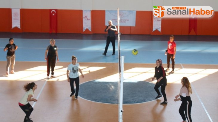 Evimin Sultanları Voleybol Turnuvası Sivas'ta yapıldı