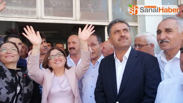Fatma Şahin'den kadın başkan adayına destek