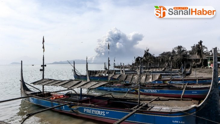 Filipinler'de Taal Yanardağı hala aktif
