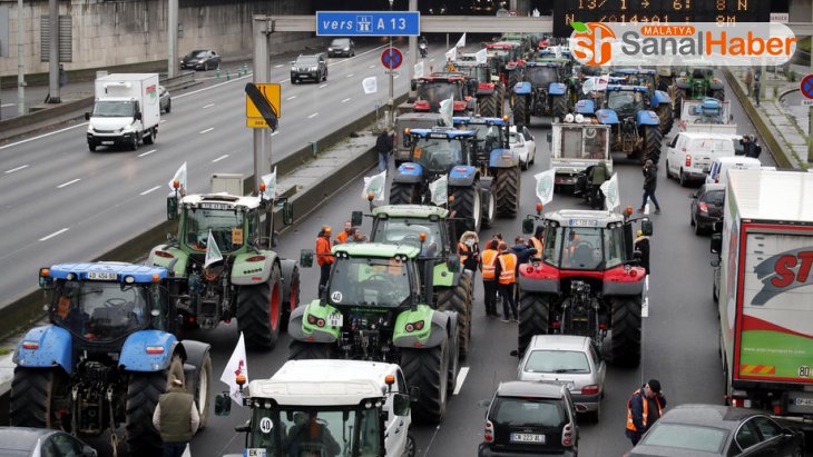 Fransa'da çiftçilerden traktörlü eylem