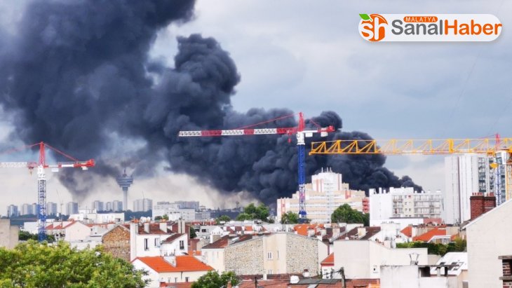 Fransa'da tekstil deposunda yangın