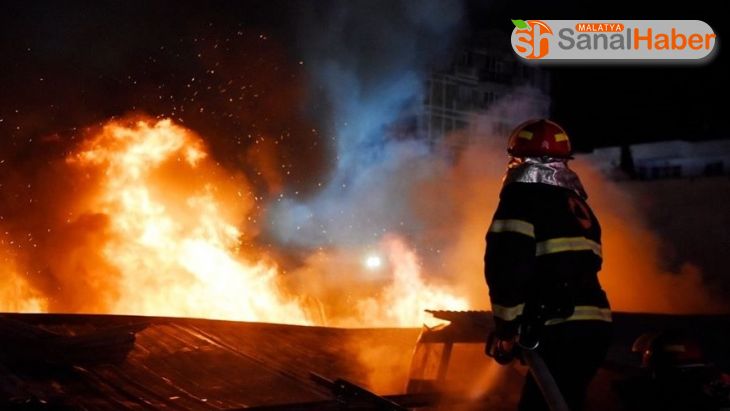 Gürcistan'da pazarda büyük bir yangın çıktı