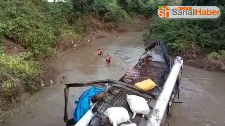 Hindistan'da otobüs nehre düştü: 6 ölü, 18 yaralı