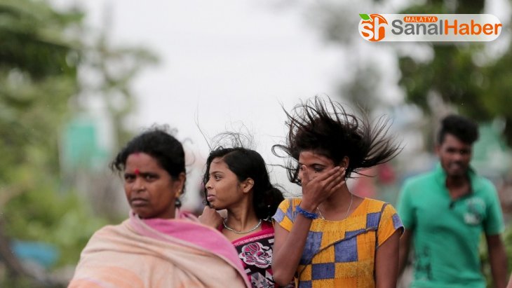 Hindistan ve Bangladeş'te 3 milyon kişi tahliye ediliyor