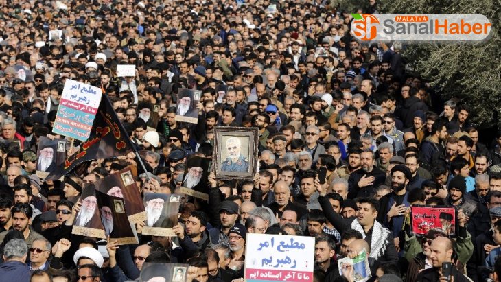 İranlılar General Süleymani'nin intikamı için meydanlara indi
