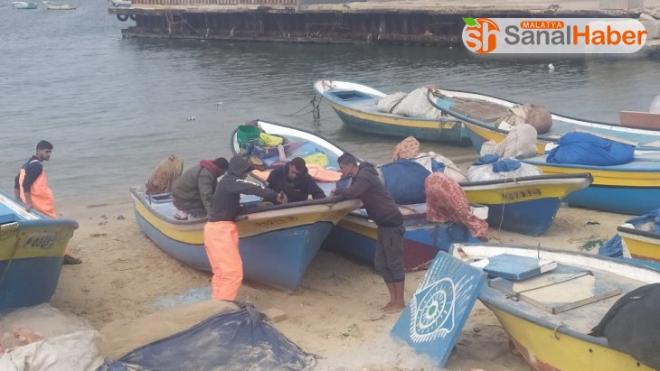 İsrail Gazze'deki balıkçıların avlanma mesafesini düşürdü
