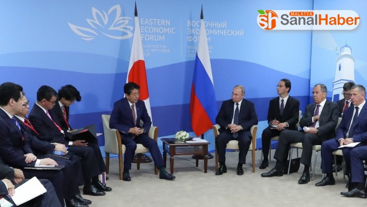 Japonya ve Rusya liderlerinden kritik görüşme