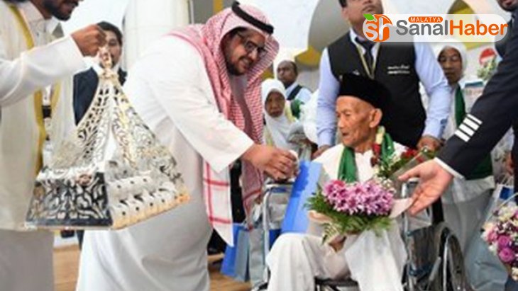 Kral Selman'ın hacca davet ettiği 130 yaşındaki Endonezyalı Mekke'de