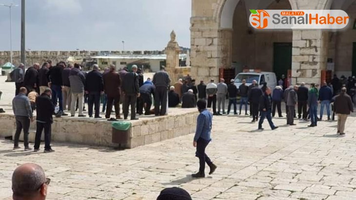 Kudüs'te korona salgını nedeniyle camiler kapatıldı