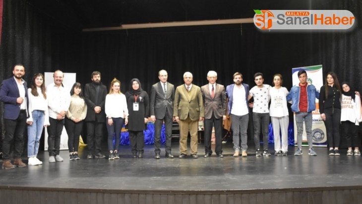 Malatya'da 'Bağımlı Değiliz' adlı tiyatro oyunu