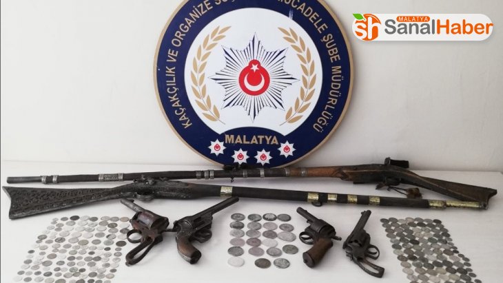 Malatya'da 254 adet tarihi sikke ve kaçak içki ele geçirildi