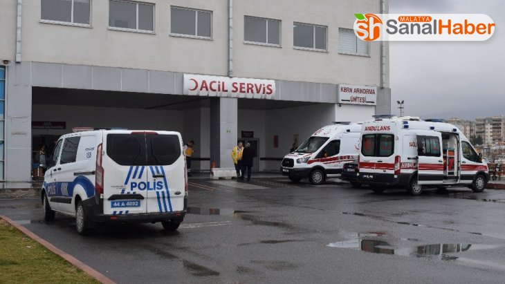 Malatya'da iki otomobil çarpıştı: 4 yaralı