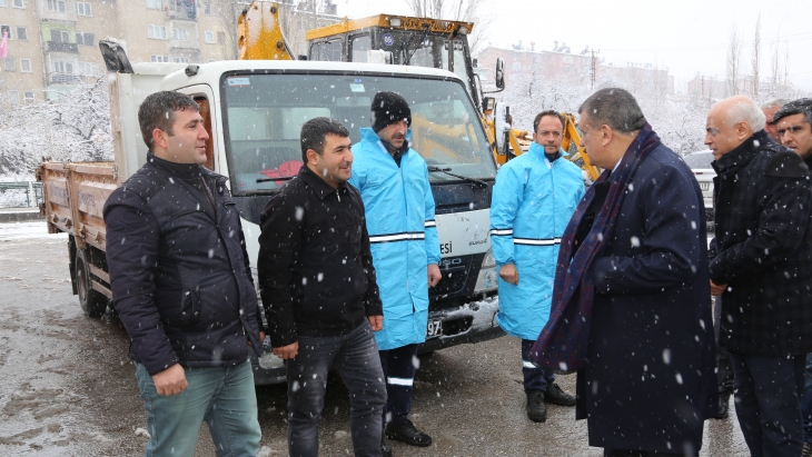 Başkan Gürkan, karla mücadele ekiplerini yerinde denetledi