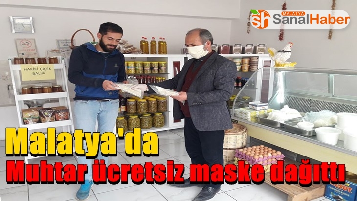 Malatya'da Muhtar ücretsiz maske dağıttı