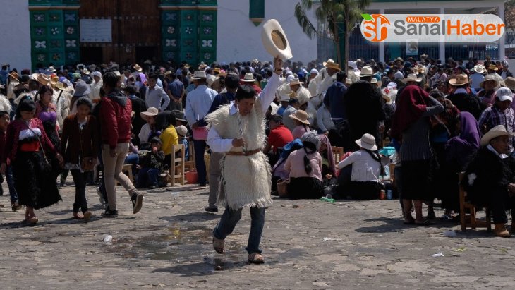 Meksika'da salgına rağmen Paskalya ayini düzenlendi
