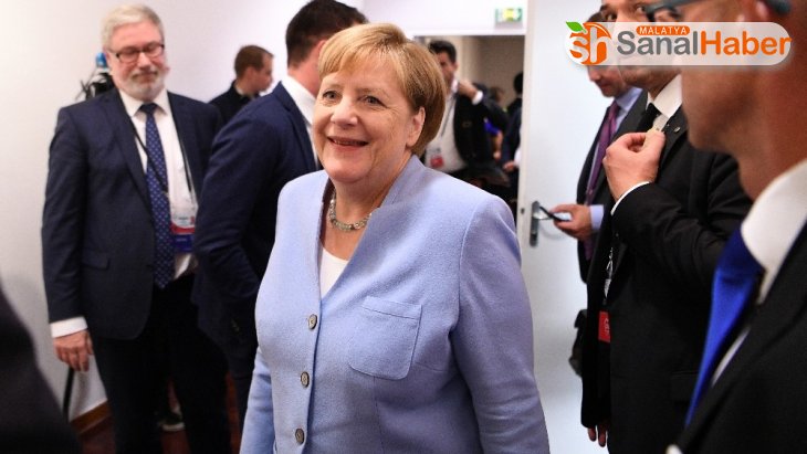 Merkel, İran'la diplomatik kanalların açık tutulmasını istedi