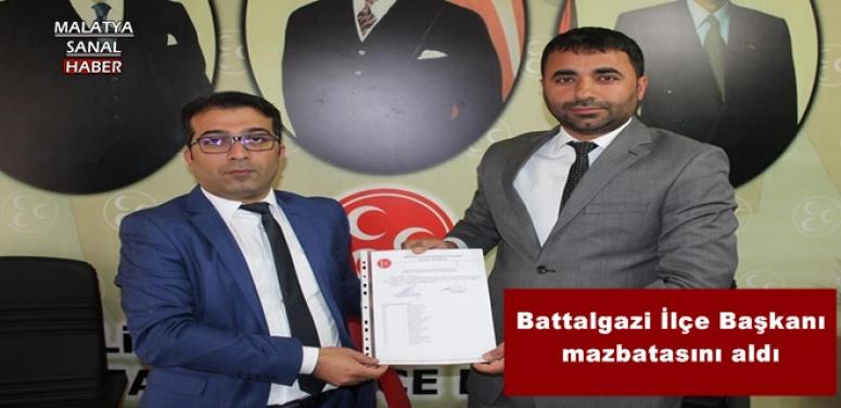  MHP Battalgazi İlçe Başkanı Mesut Samanlı mazbatasını aldı