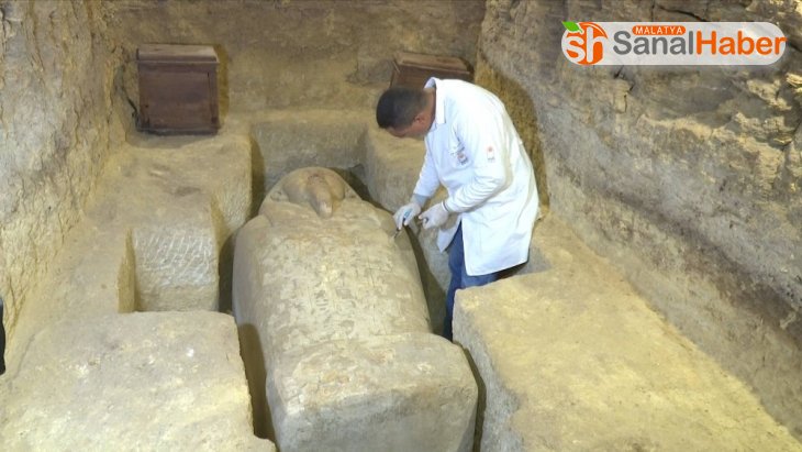 Mısır'da 3 bin yıllık mezarlar bulundu