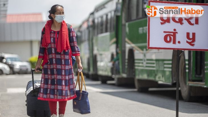 Nepal'de halka açık yerlerde maske takma zorunluluğu getirildi