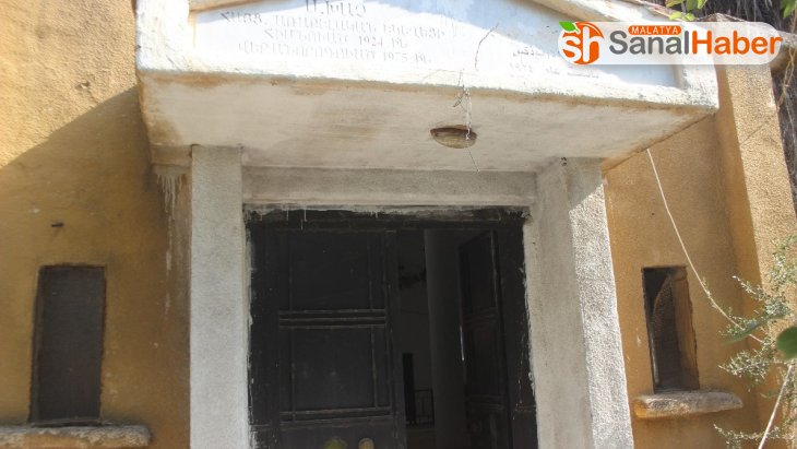 (ÖZEL) Tel Abyad'da tek kalan Ermeni kilisesi SMO sayesinde güvende
