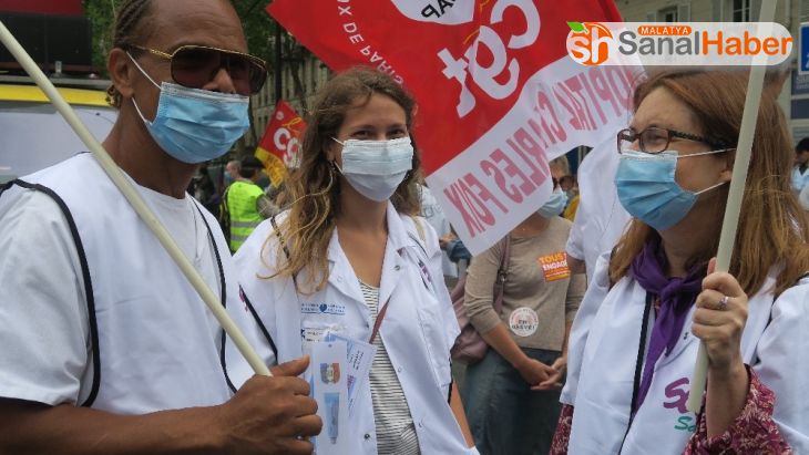Paris'te sağlık çalışanları, çalışma koşullarını bir kez daha protesto etti