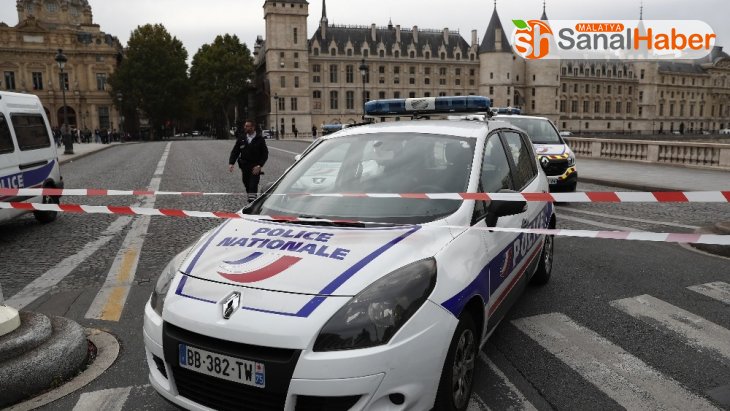 Paris'teki bıçaklı saldırgan polis çıktı: 4 ölü