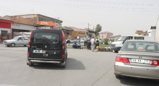 Malatya'da Postacı Kaza Yaptı