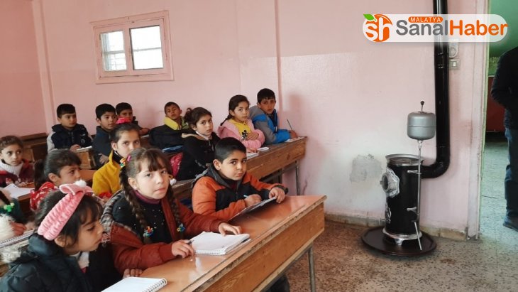 Rasulayn'da ders başı yapan öğrenciler, okullara dağıtılan sobalarla ısındı
