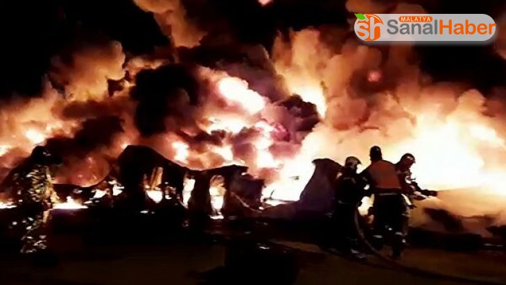 Rusya'da 12 bin metrekarelik depoda yangın