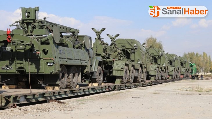 Rusya, Tacikistan'a hava savunma sistemlerini trenle gönderdi