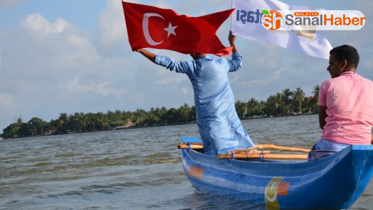 Sadakataşı'ndan Sri Lanka'da balıkçı teknesi dağıtımı