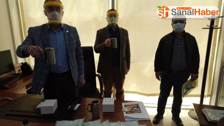 Malatya'da sağlık çalışanlarına ücretsiz siper maskesi