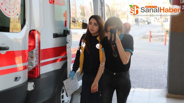 Sivas'ta 4 öğrenci gıda zehirlenmesi şüphesiyle hastaneye kaldırıldı