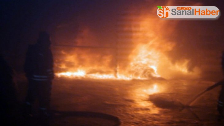 Sivas'ta geri dönüşüm fabrikasında korkutan yangın