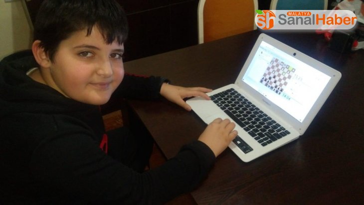 Sivas'ta online 'şah-mat' mücadelesi