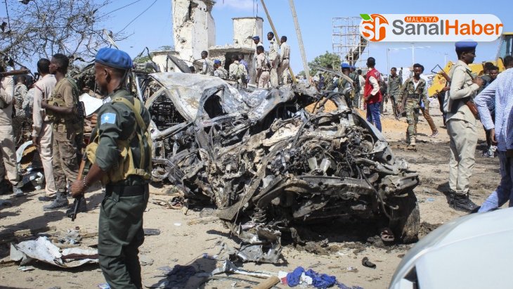 Somali'nin başkenti Mogadişu'da bomba yüklü araçla düzenlenen saldırıda ölü sayısı 61'e yükseldi.
