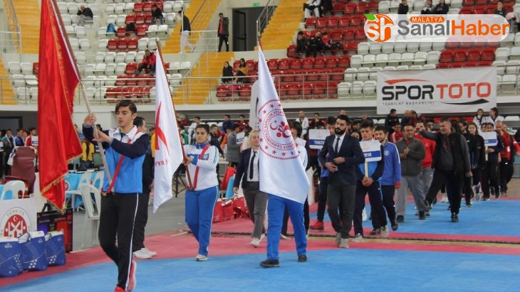 Taekwondo Türkiye Şampiyonası'nın seremonisi yapıldı