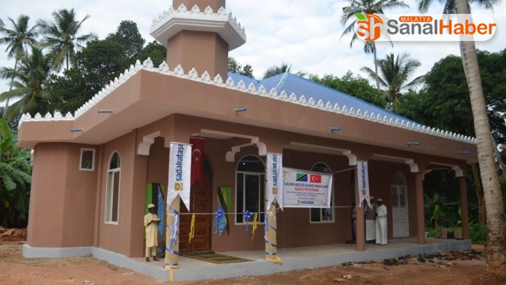 Tanzanya'da Sultan Abdülhamit Han Camii ibadete açıldı